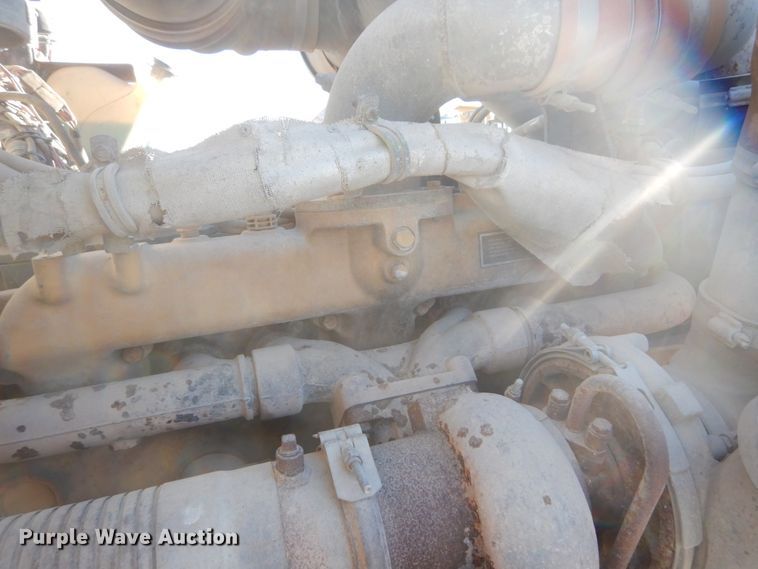 image for item DI1005 1999 Kenworth T800  semi truck