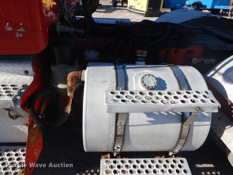 image for item DI1005 1999 Kenworth T800  semi truck