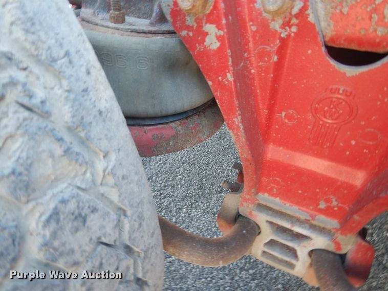 image for item DI1005 1999 Kenworth T800  semi truck