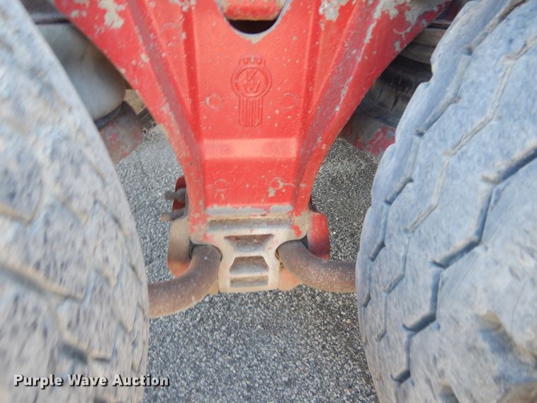 image for item DI1005 1999 Kenworth T800  semi truck