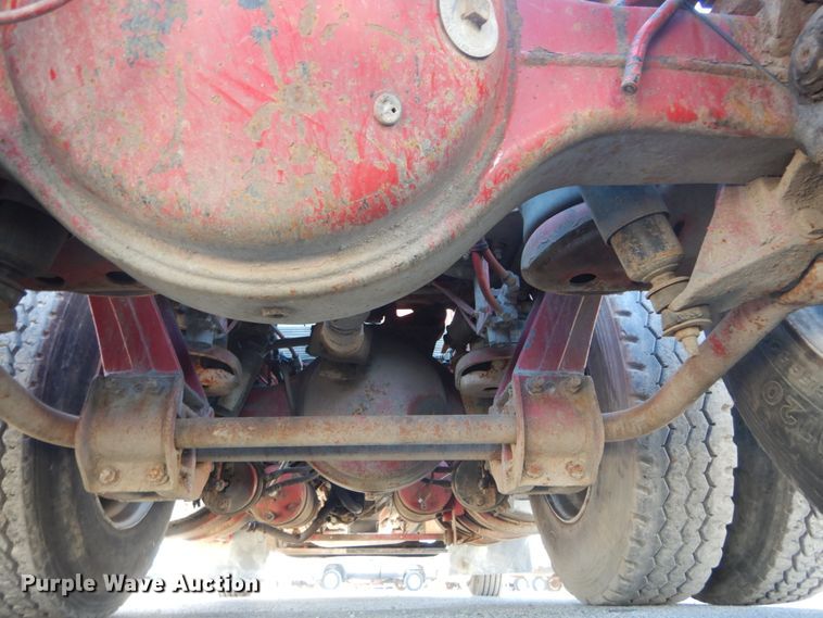 image for item DI1005 1999 Kenworth T800  semi truck