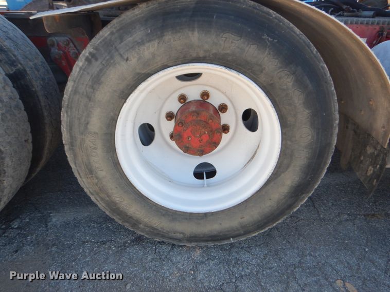 image for item DI1005 1999 Kenworth T800  semi truck