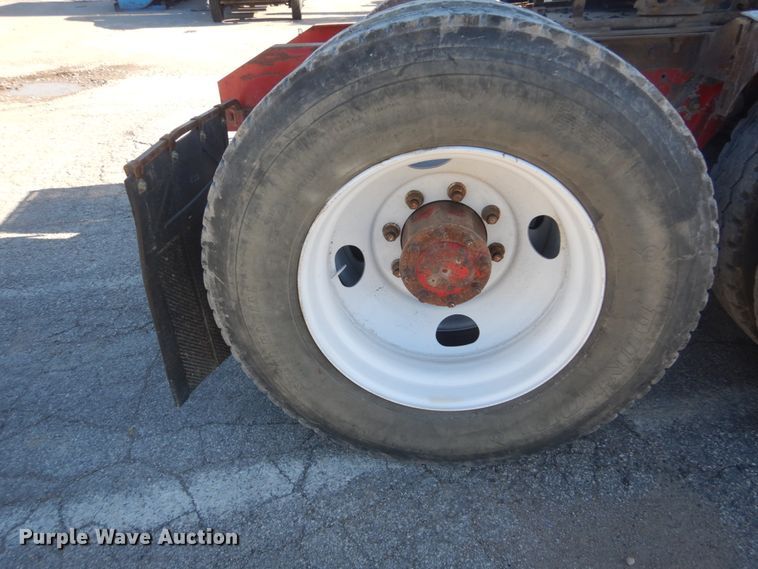 image for item DI1005 1999 Kenworth T800  semi truck