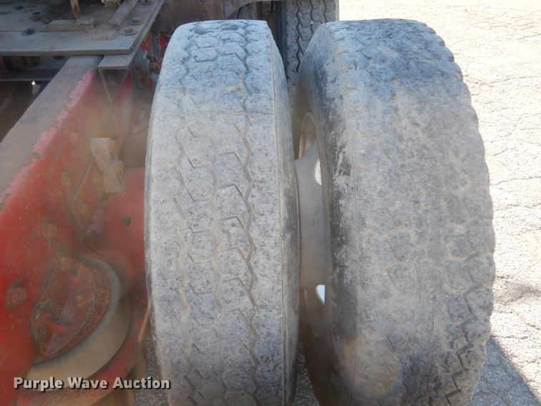 image for item DI1005 1999 Kenworth T800  semi truck