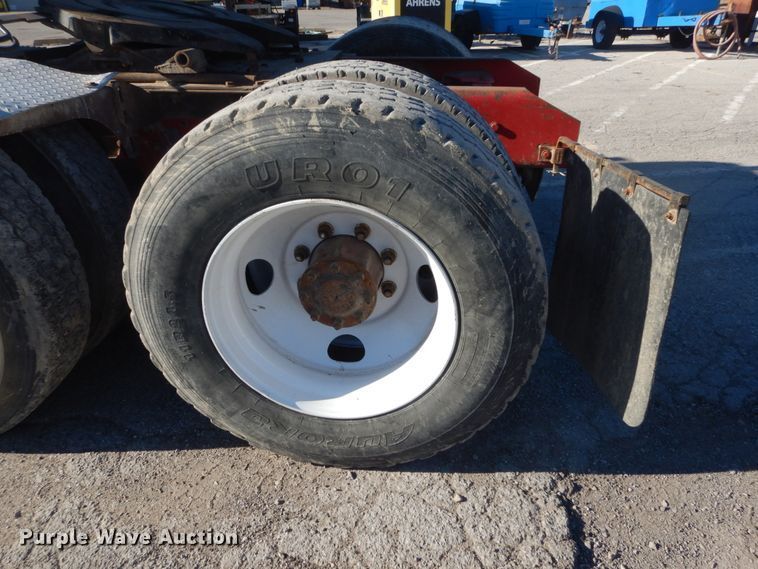 image for item DI1005 1999 Kenworth T800  semi truck