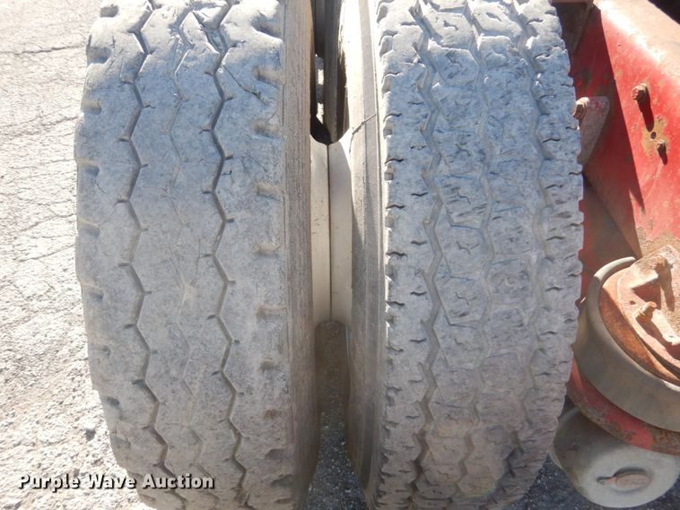 image for item DI1005 1999 Kenworth T800  semi truck