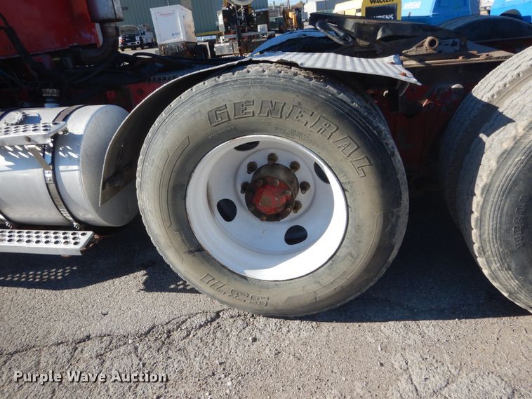 image for item DI1005 1999 Kenworth T800  semi truck