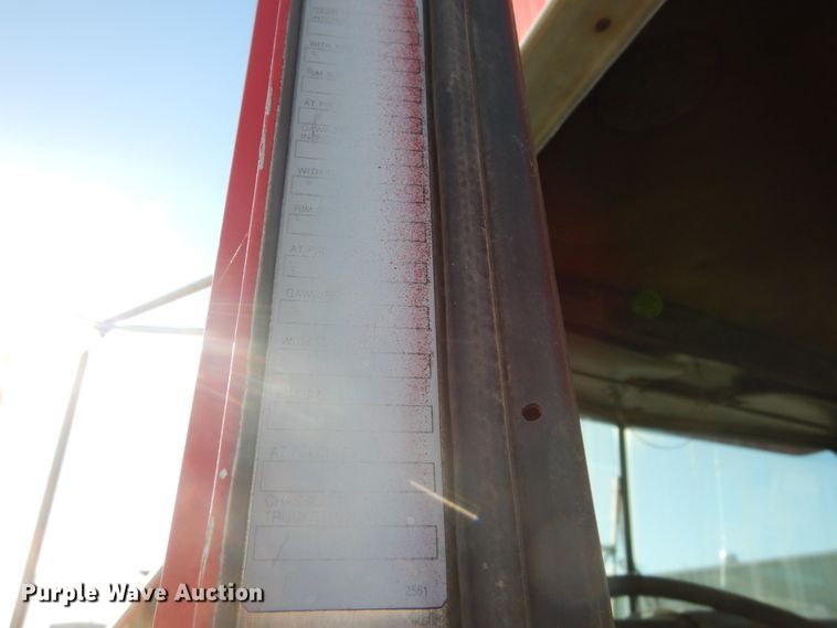 image for item DI1005 1999 Kenworth T800  semi truck