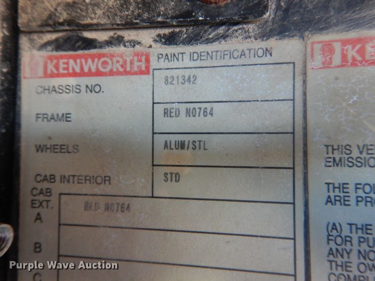 image for item DI1005 1999 Kenworth T800  semi truck