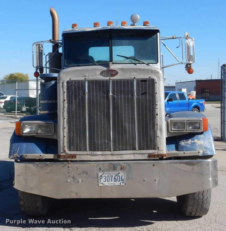 image for item DI1006 1988 Peterbilt 379  semi truck