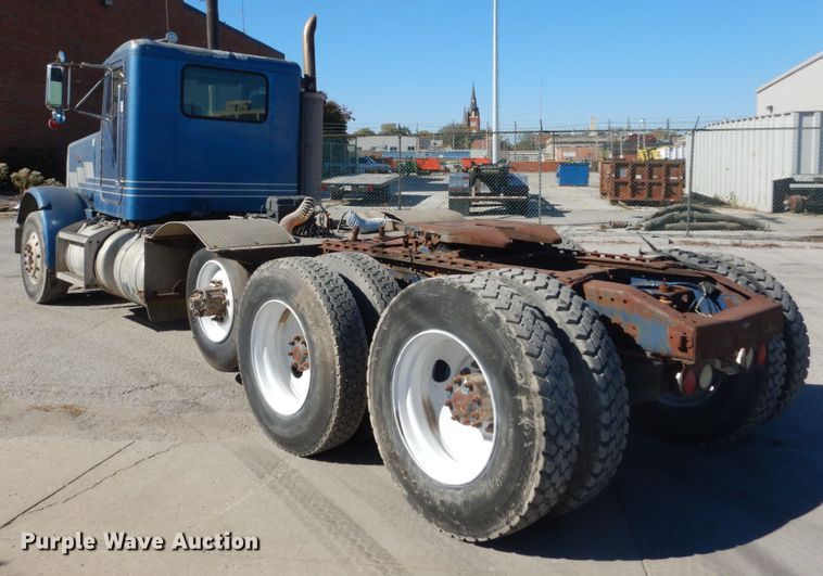 image for item DI1006 1988 Peterbilt 379  semi truck