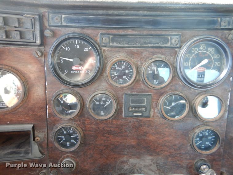 image for item DI1006 1988 Peterbilt 379  semi truck