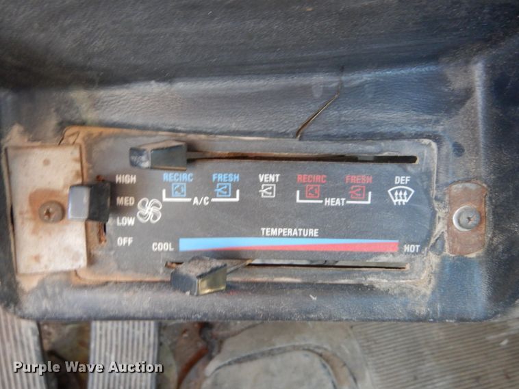 image for item DI1006 1988 Peterbilt 379  semi truck