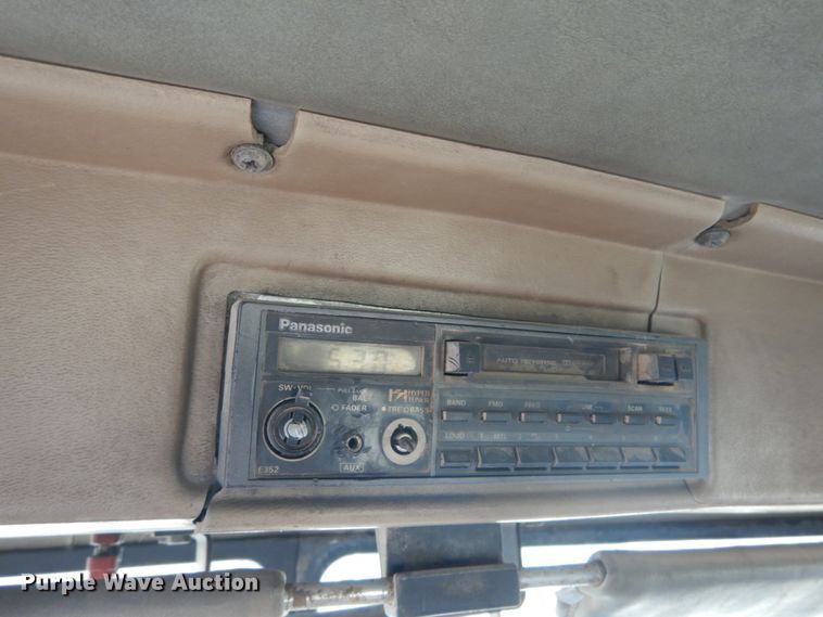 image for item DI1006 1988 Peterbilt 379  semi truck