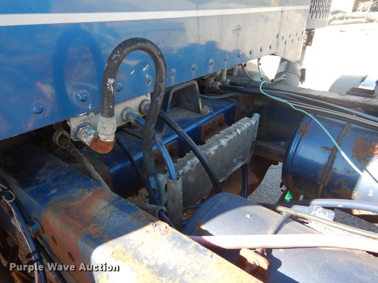 image for item DI1006 1988 Peterbilt 379  semi truck