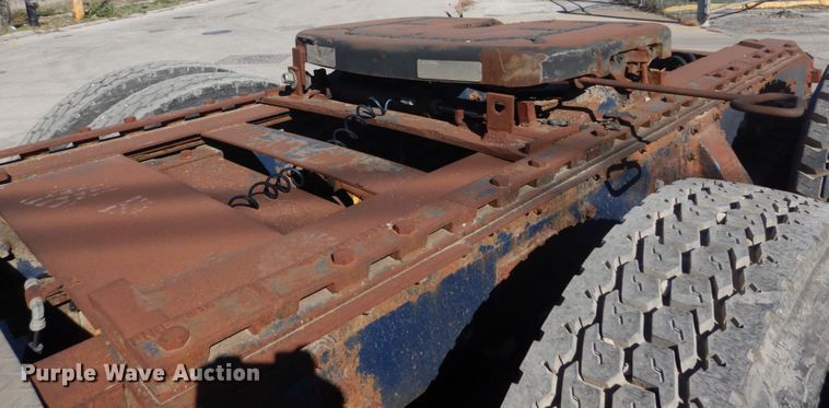 image for item DI1006 1988 Peterbilt 379  semi truck