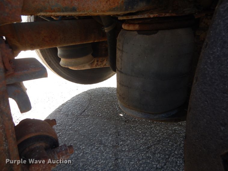 image for item DI1006 1988 Peterbilt 379  semi truck