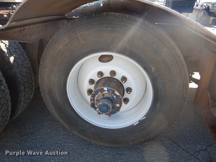 image for item DI1006 1988 Peterbilt 379  semi truck