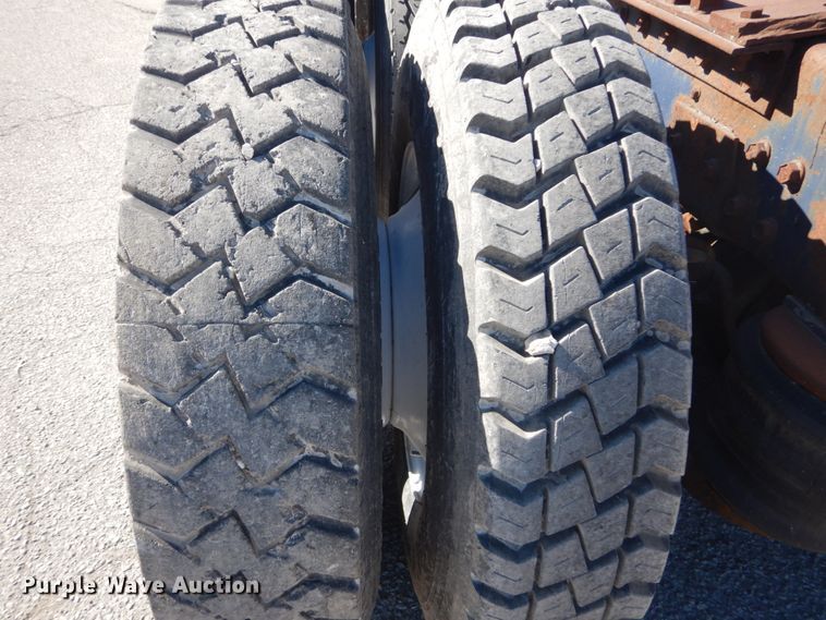 image for item DI1006 1988 Peterbilt 379  semi truck