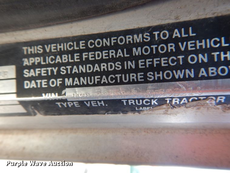 image for item DI1006 1988 Peterbilt 379  semi truck