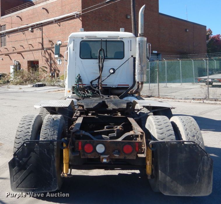 image for item DI1013 1999 Mack CH613  semi truck