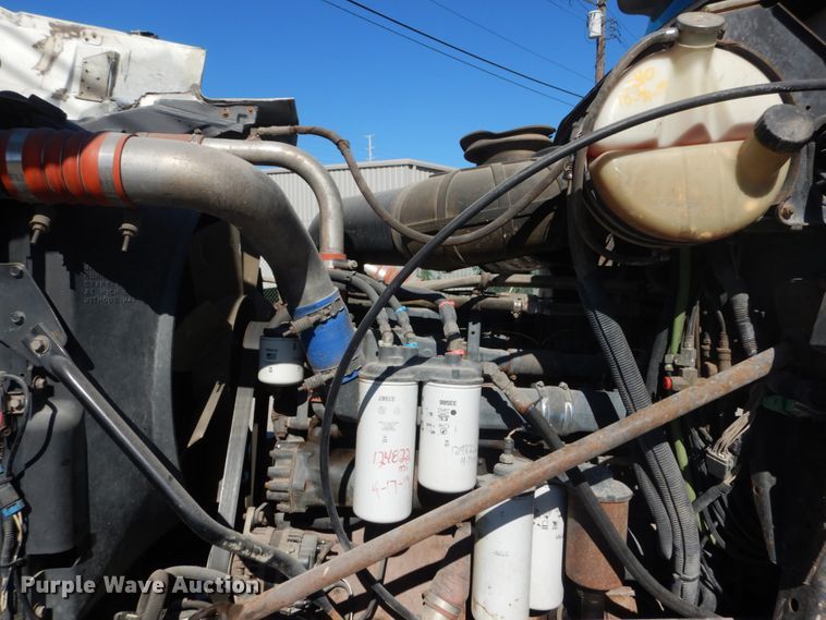 image for item DI1013 1999 Mack CH613  semi truck