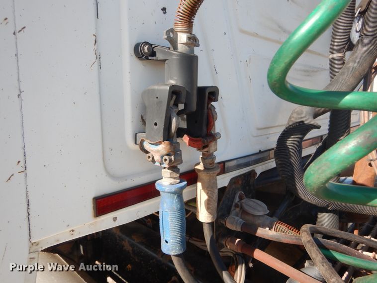 image for item DI1013 1999 Mack CH613  semi truck