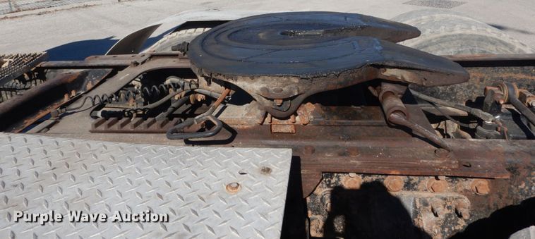 image for item DI1013 1999 Mack CH613  semi truck