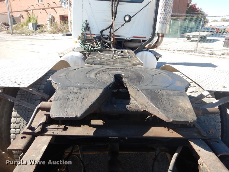 image for item DI1013 1999 Mack CH613  semi truck