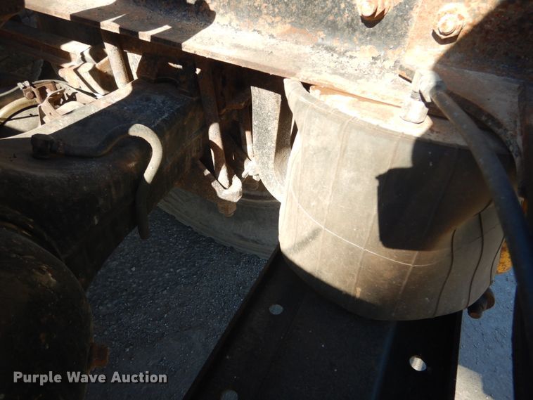 image for item DI1013 1999 Mack CH613  semi truck