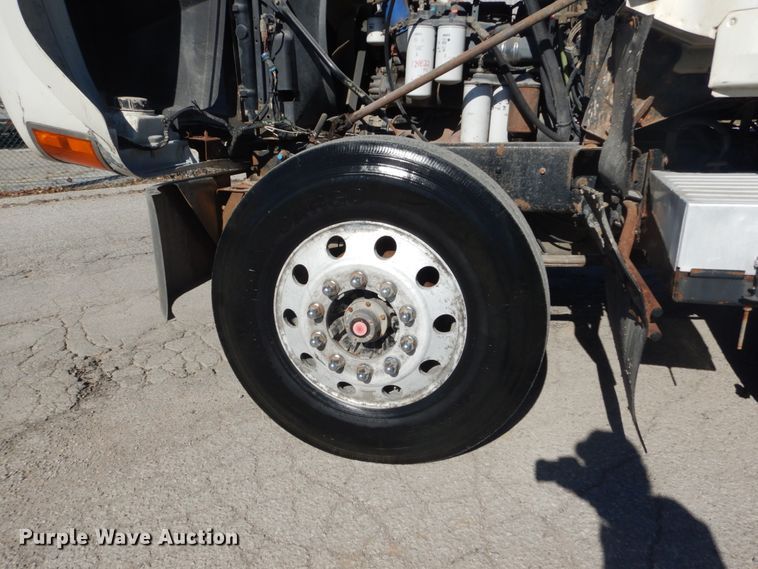 image for item DI1013 1999 Mack CH613  semi truck