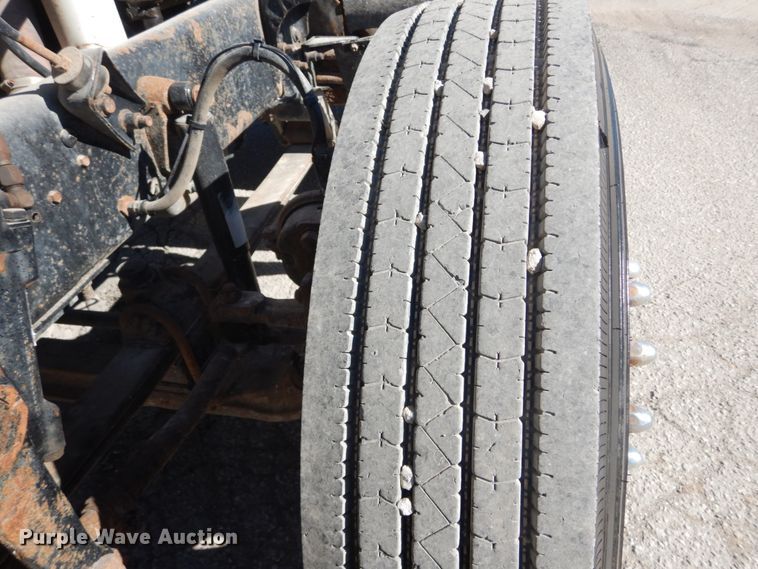 image for item DI1013 1999 Mack CH613  semi truck