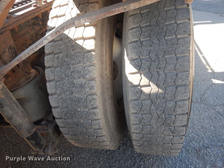 image for item DI1013 1999 Mack CH613  semi truck