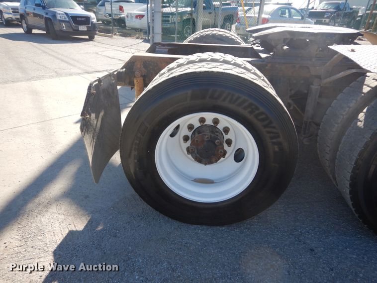 image for item DI1013 1999 Mack CH613  semi truck