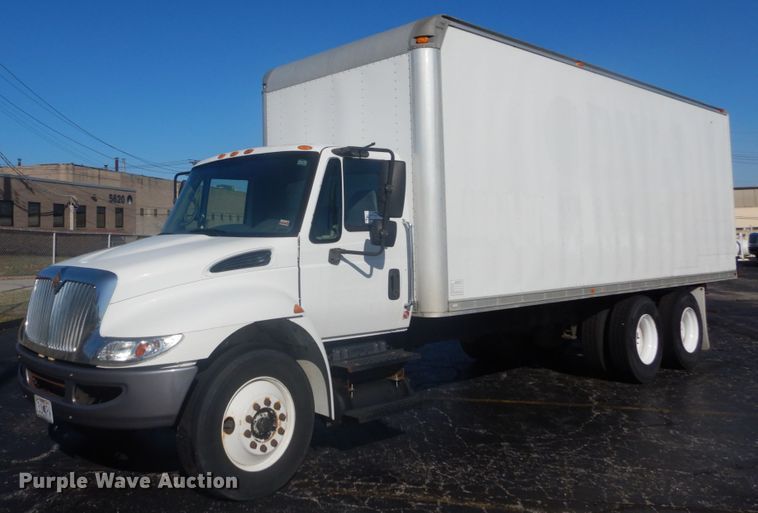 image for item DI1053 2006 International 4400  box truck