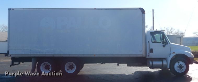 image for item DI1053 2006 International 4400  box truck