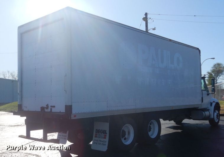 image for item DI1053 2006 International 4400  box truck