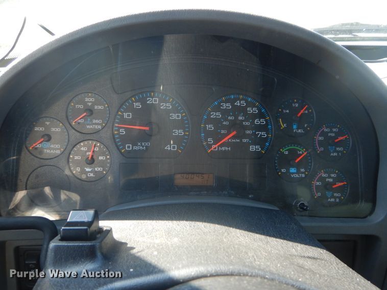 image for item DI1053 2006 International 4400  box truck