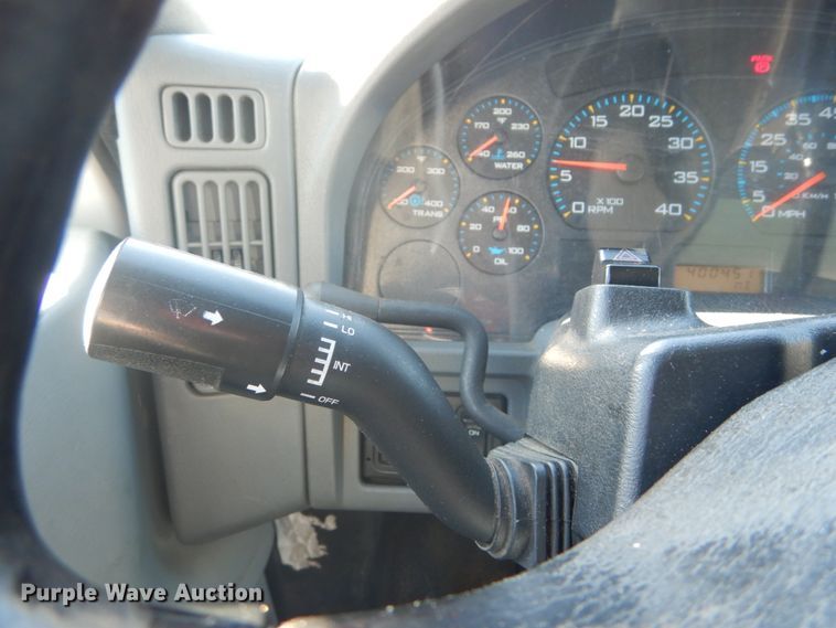 image for item DI1053 2006 International 4400  box truck