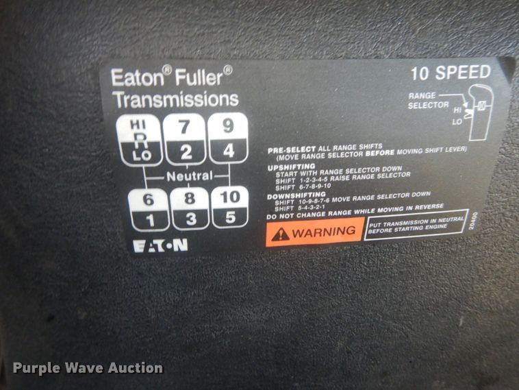 image for item DI1053 2006 International 4400  box truck