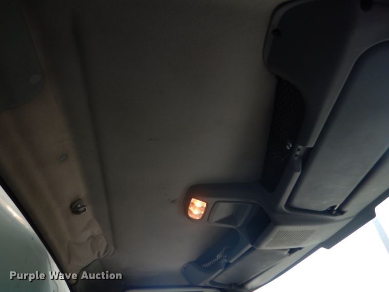 image for item DI1053 2006 International 4400  box truck