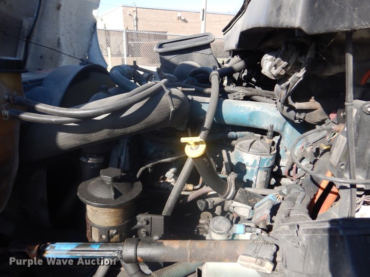 image for item DI1053 2006 International 4400  box truck