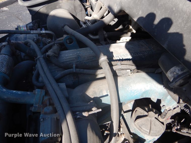 image for item DI1053 2006 International 4400  box truck