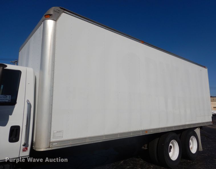image for item DI1053 2006 International 4400  box truck