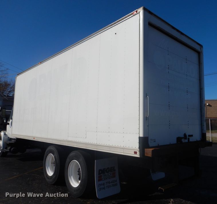 image for item DI1053 2006 International 4400  box truck