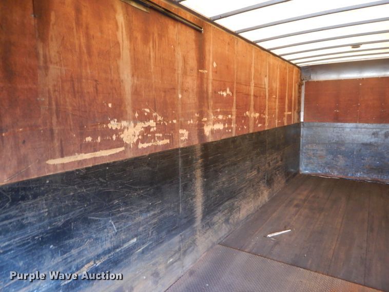 image for item DI1053 2006 International 4400  box truck