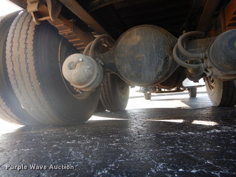 image for item DI1053 2006 International 4400  box truck