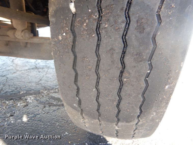 image for item DI1053 2006 International 4400  box truck