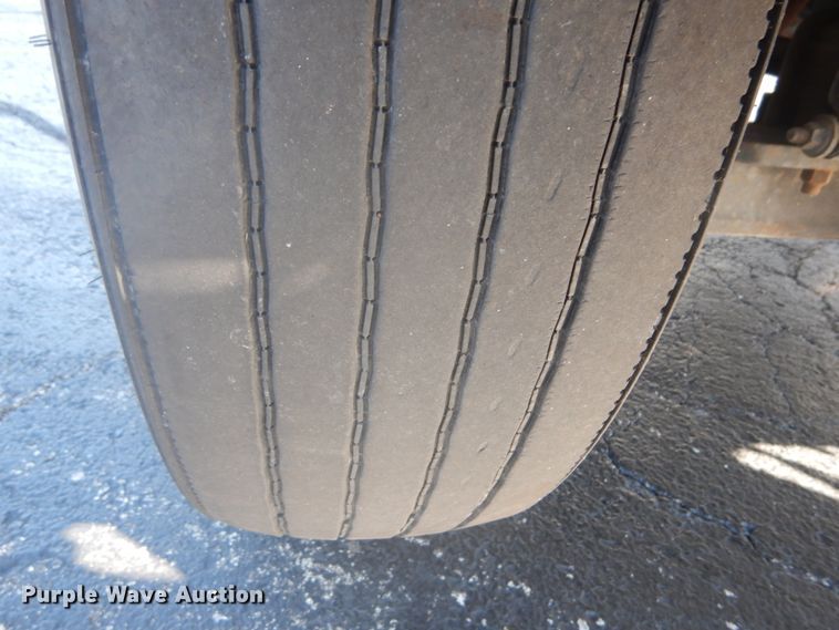 image for item DI1053 2006 International 4400  box truck