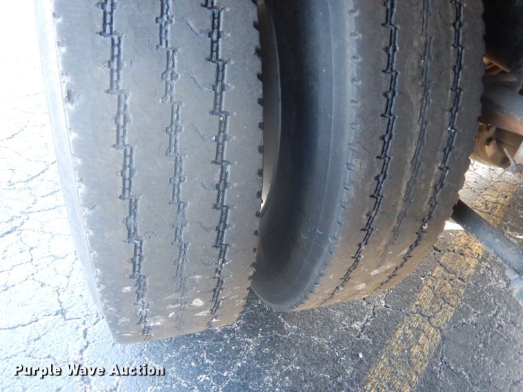 image for item DI1053 2006 International 4400  box truck